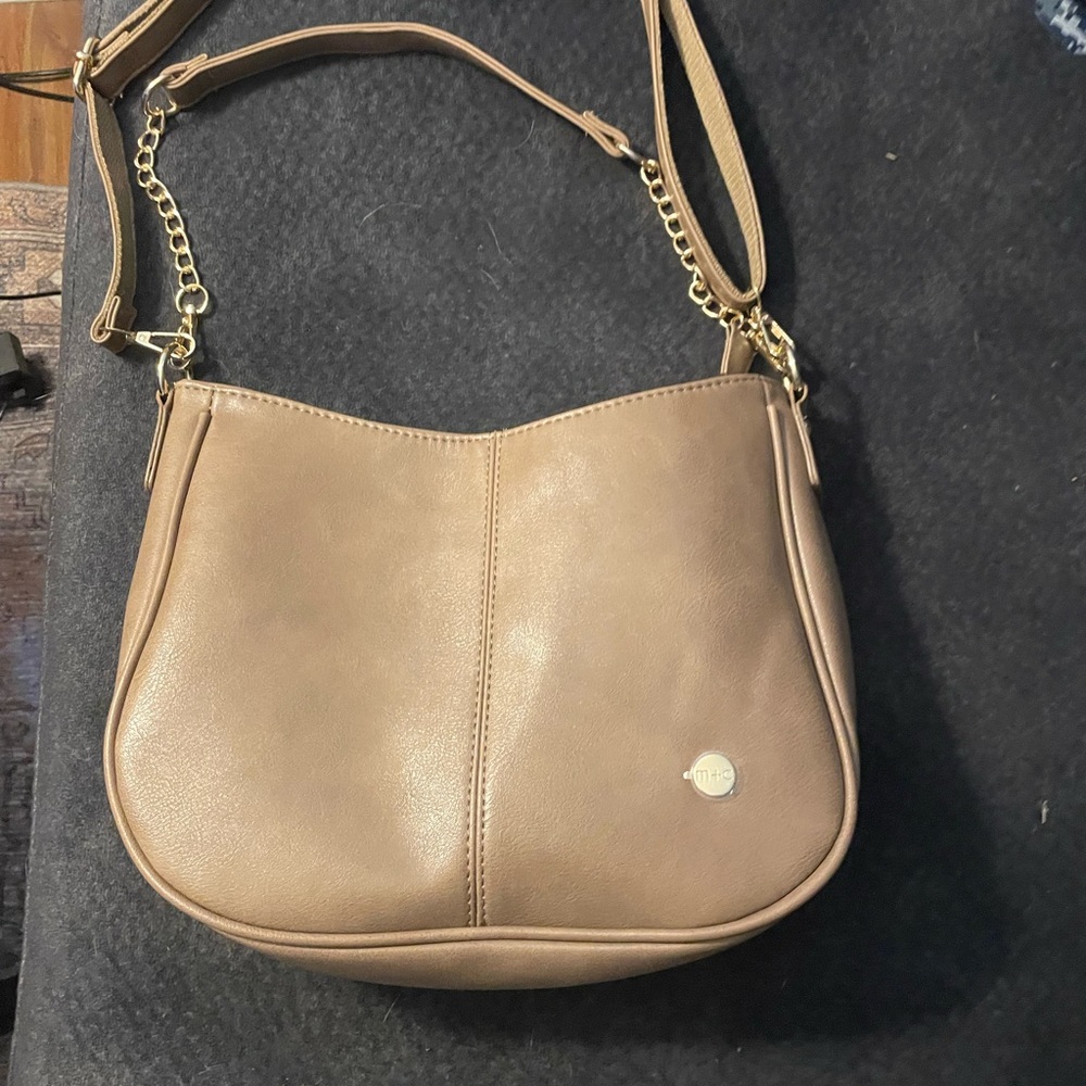 Modern and Chic Marissa